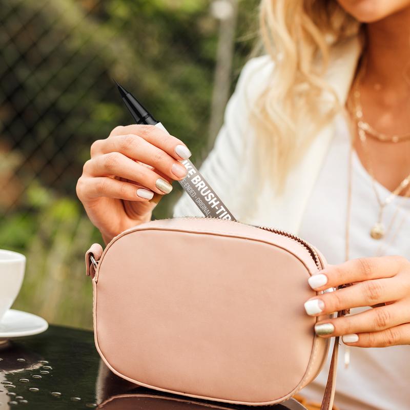 4D Brow Pen – For Natural, All-Day Eyebrow & Eyeliner Perfection!