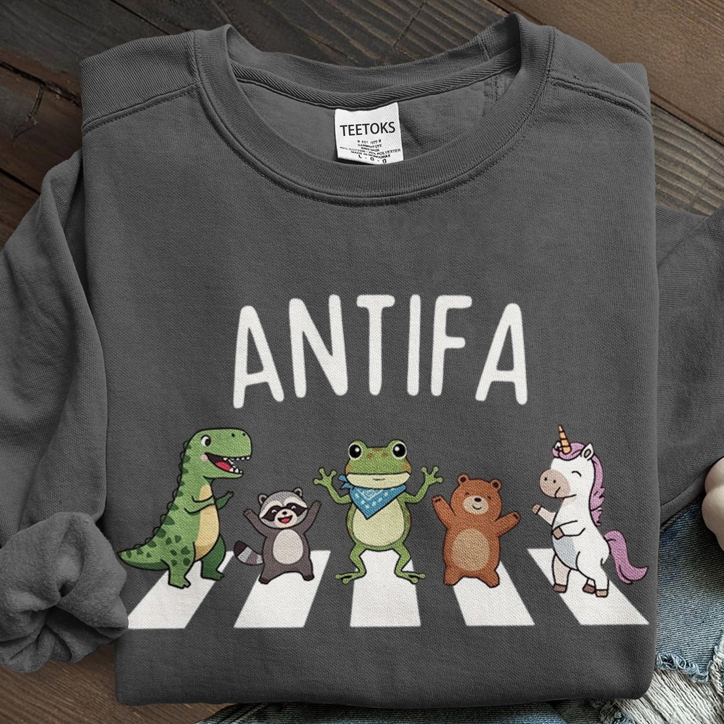 Aunt Tifa Frog Art Printed Sweatshirt