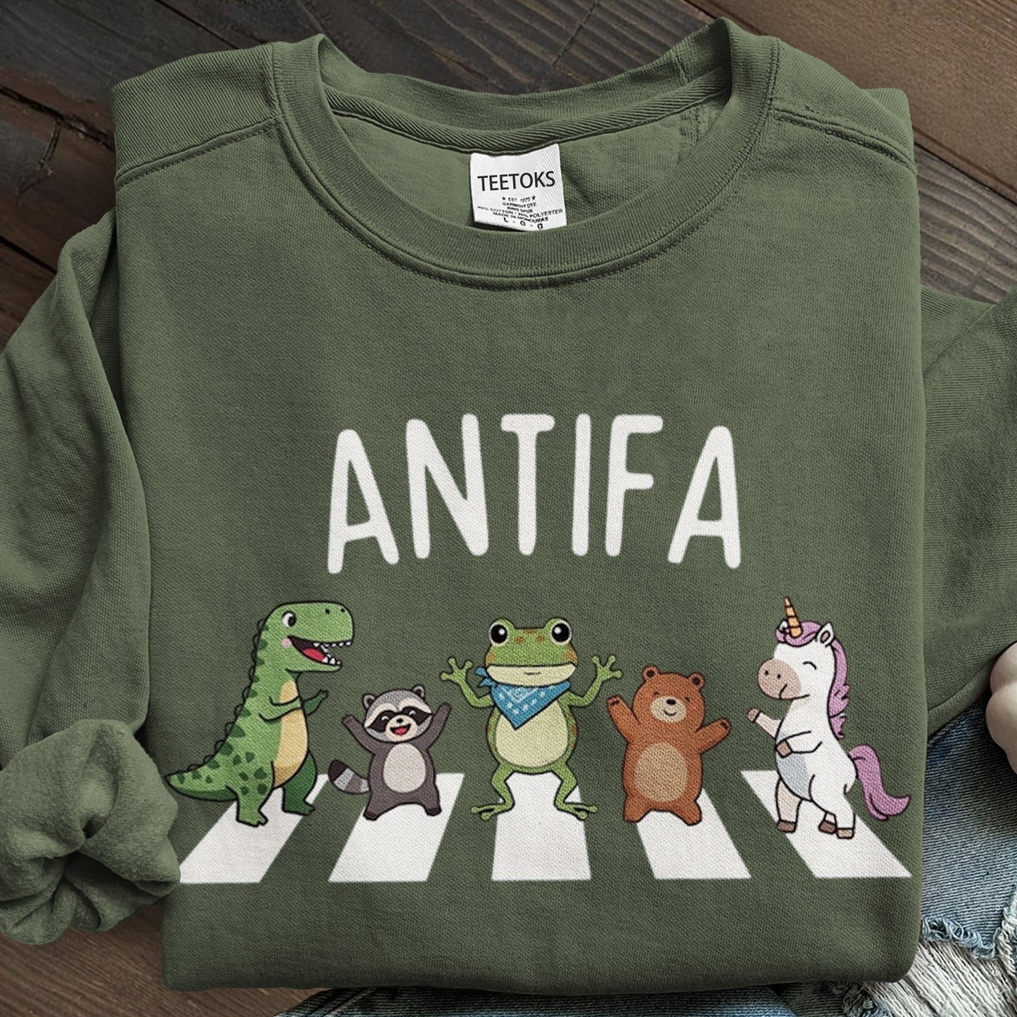 Aunt Tifa Frog Art Printed Sweatshirt