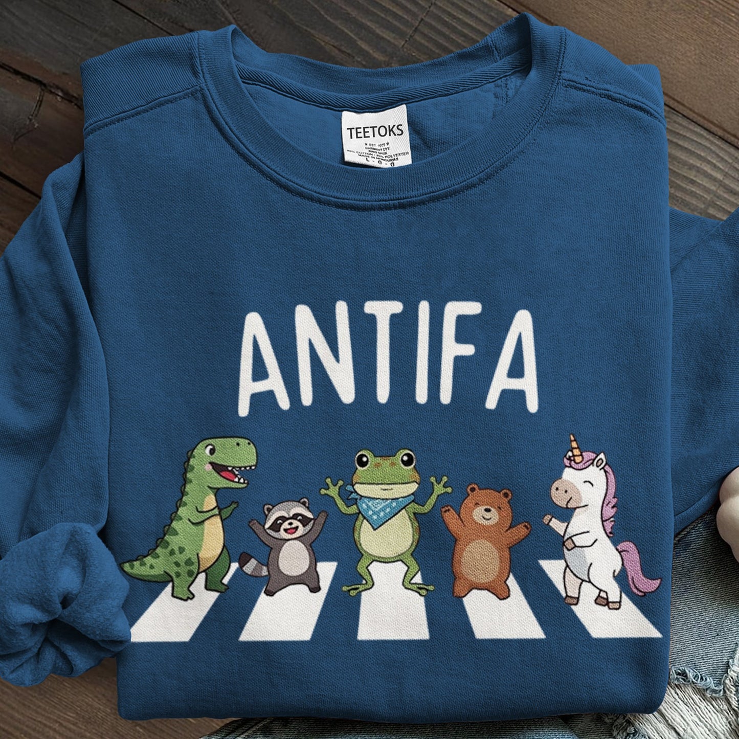 Aunt Tifa Frog Art Printed Sweatshirt