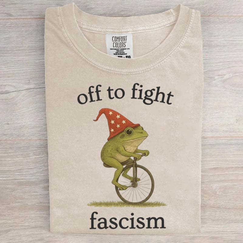 Portland Frog Off To Fight Aunt Tifa Christmas Art Print T-Shirt